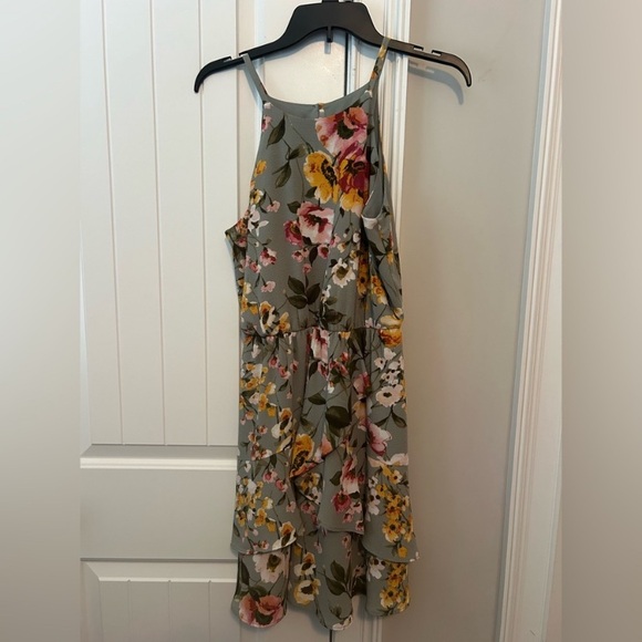 Iz Byer Dresses & Skirts - Iz Byer Gray Floral High Low Dress